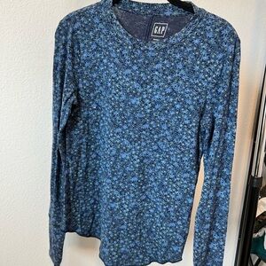 GAP Women’s Blue Floral “Feather Tee” Size Small